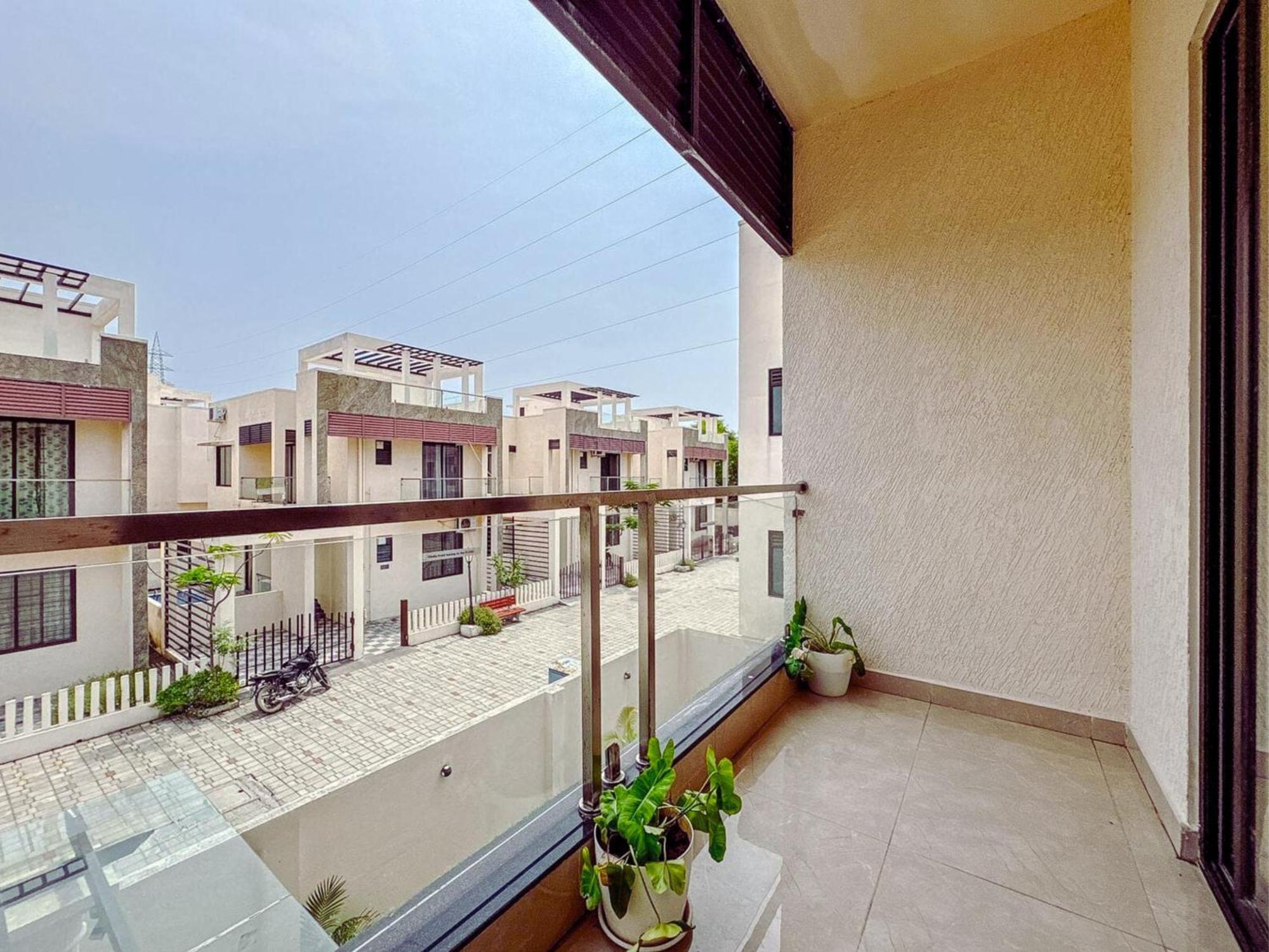 Private Villa With Swimming Pool 첸나이 외부 사진
